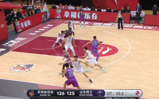 足球边线可以抛球吗，足球边线可以抛球吗视频